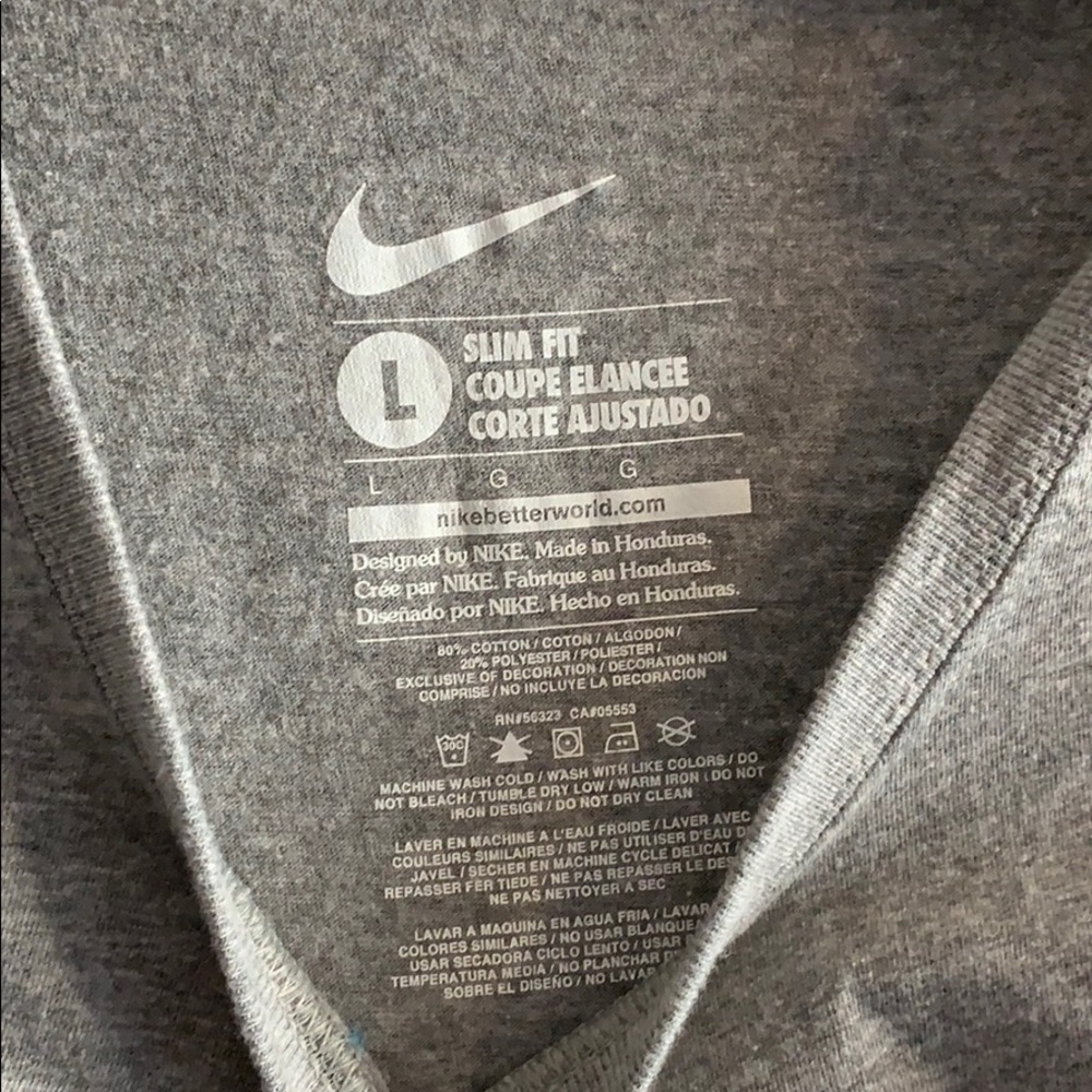 Nike tee - Picture 3 of 3